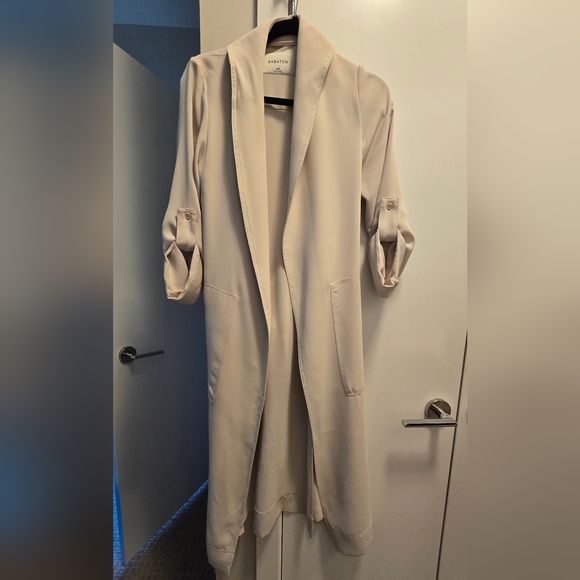 Babaton Kahlo Robe In Cream/White - Picture 2 of 2